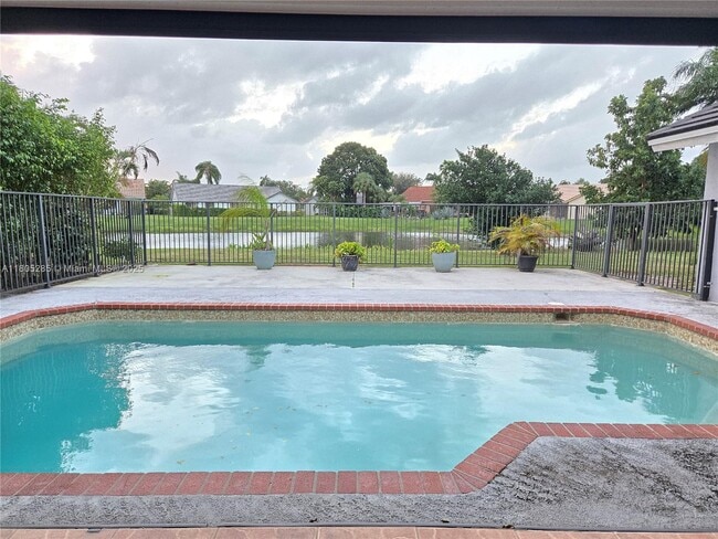 property at 9431 Sun Pointe Dr