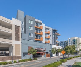 The Flats in Sunnyvale, CA - Foto de edificio - Building Photo