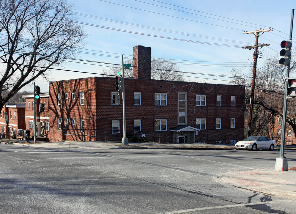 3945 4th St SE in Washington, DC - Foto de edificio