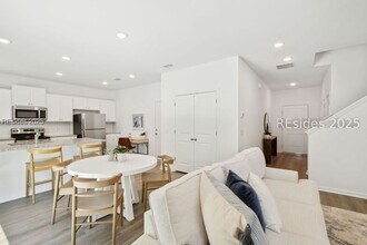 106 Mainland Lakes Dr in Bluffton, SC - Building Photo - Building Photo