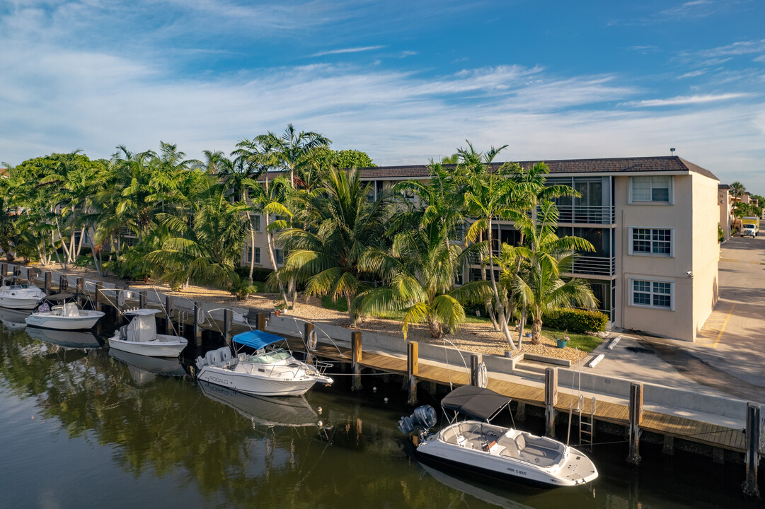 Lighthouse Point Plaza in Lighthouse Point, FL - Building Photo