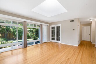 1089 W McKinley Ave in Sunnyvale, CA - Building Photo - Building Photo