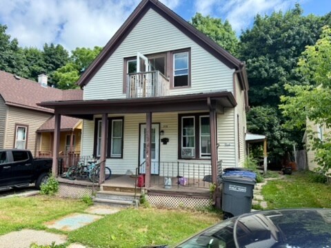 912 St James Ct in Sheboygan, WI - Building Photo