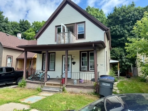 property at 912 St James Ct