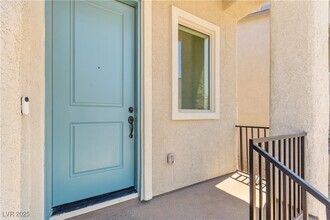 5606 Spring Trellis St in Las Vegas, NV - Building Photo - Building Photo