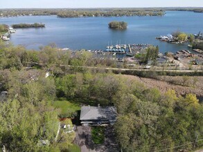 23622 Smithtown Rd in Shorewood, MN - Building Photo - Building Photo