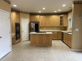 305 N Old Dominion Ln in Purcellville, VA - Building Photo