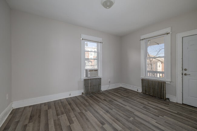 11 Courtland St in Paterson, NJ - Foto de edificio - Interior Photo