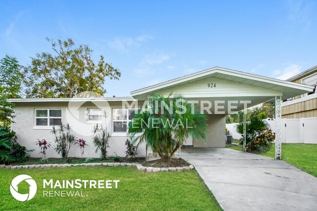 property at 924 Ave T SE