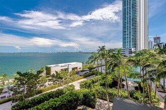 650 NE 32nd St, Unit 704 in Miami, FL - Building Photo - Building Photo