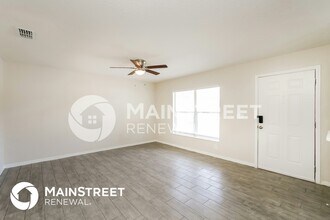 2427 18th St S in St. Petersburg, FL - Foto de edificio - Building Photo