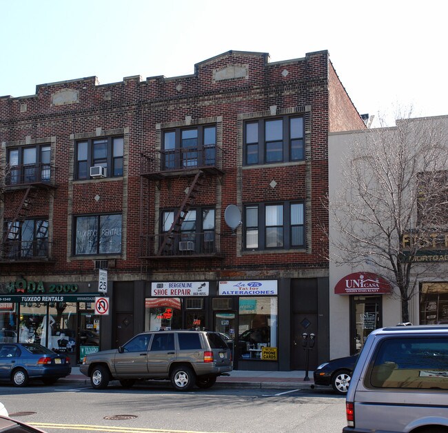 7504 Bergenline Ave in North Bergen, NJ - Building Photo - Building Photo