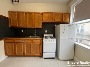 1750 Commonwealth Ave, Unit 1687-32 in Boston, MA - Foto de edificio - Building Photo