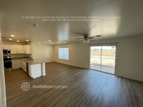 4210 N 113th Dr in Phoenix, AZ - Foto de edificio - Building Photo