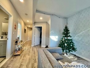 39 Long Ave, Unit 2 in Boston, MA - Building Photo - Building Photo