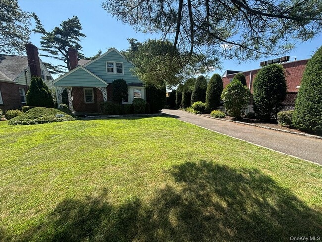 property at 485 Mineola Blvd