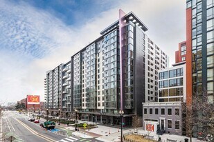 Lyric 440 in Washington, DC - Building Photo