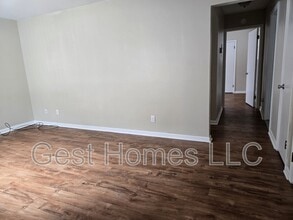 26251 Gibraltar Rd in Flat Rock, MI - Building Photo - Building Photo