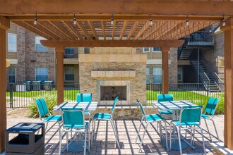 The Enclave Student Housing in College Station, TX - Foto de edificio - Building Photo