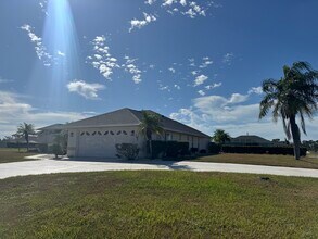 137 Sportsman Rd in Rotonda West, FL - Building Photo - Building Photo