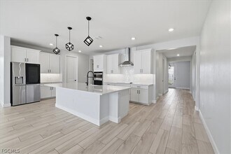 2038 Grove Dr in Naples, FL - Building Photo - Building Photo