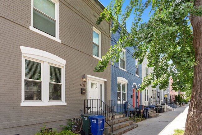 1226 Carrollsburg Pl SW in Washington, DC - Building Photo - Building Photo