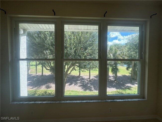 property at 1320 Charleston Square Dr