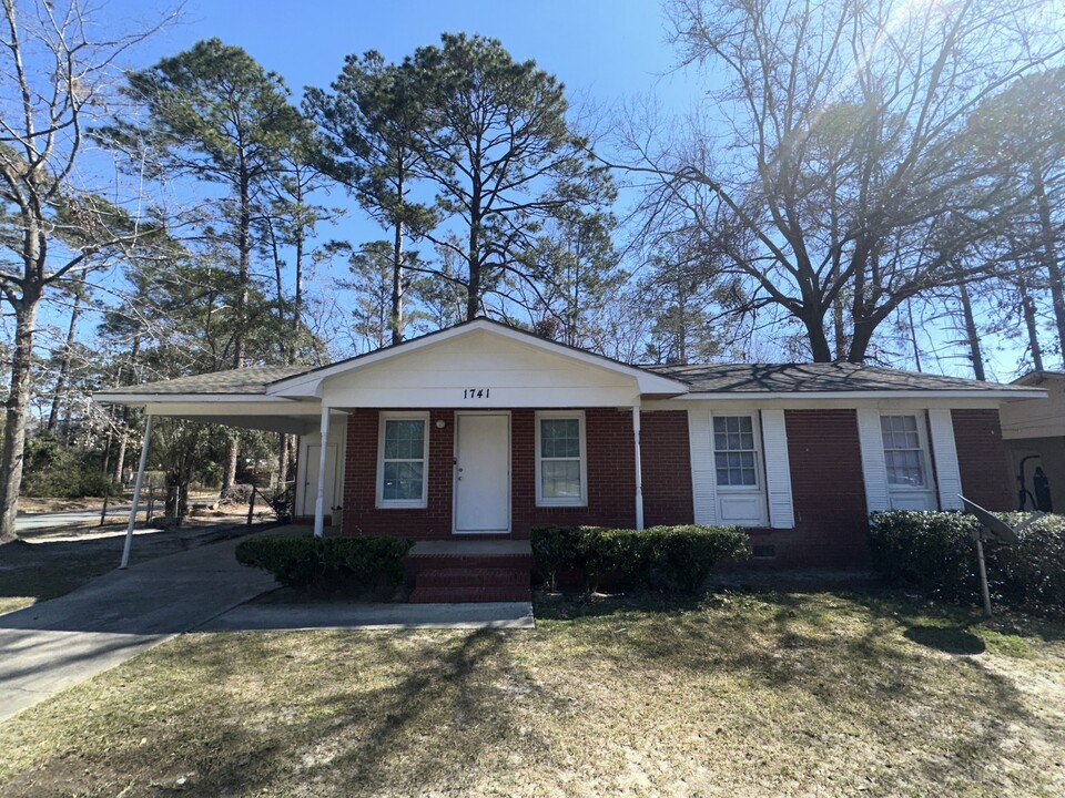 1741 Ricardo St in Valdosta, GA - Building Photo