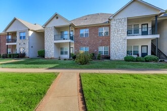 Southwest Pines in Tyler, TX - Building Photo - Building Photo