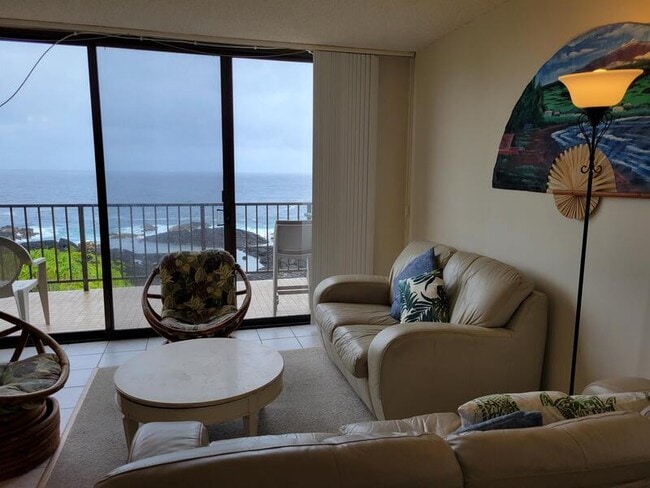 2405 Kalanianaole St in Hilo, HI - Building Photo - Building Photo