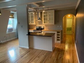 130 Main St in Canton, CT - Building Photo - Building Photo