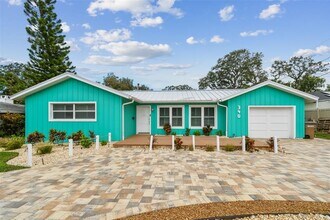 340 Mehlenbacher Rd in Belleair, FL - Building Photo - Building Photo