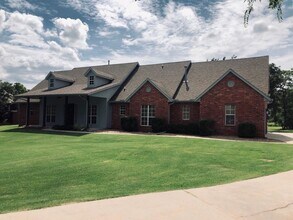 4205 S Telephone Rd in Moore, OK - Building Photo - Building Photo