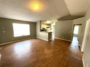 15823 Ridgecroft Rd in Houston, TX - Foto de edificio - Building Photo
