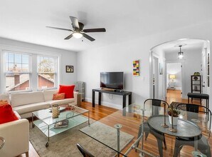 68 Linden St in Everett, MA - Building Photo - Building Photo