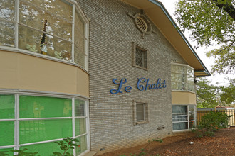 Le Chalet Apartments in San Antonio, TX - Building Photo - Building Photo