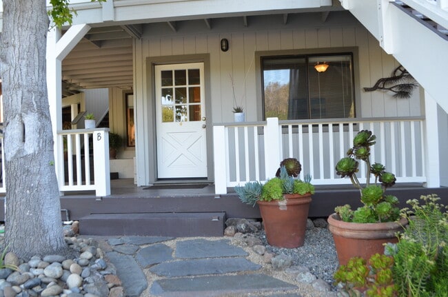 10233 Soquel Dr, Unit B