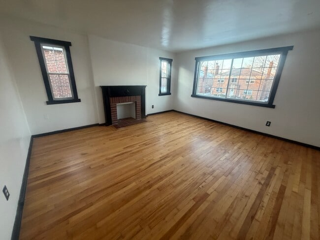 1465 W 7th Ave, Unit A in Columbus, OH - Foto de edificio - Building Photo