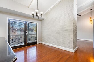 5934 Sandhurst Ln, Unit 207 in Dallas, TX - Foto de edificio - Building Photo