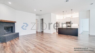 631 Gould St in Pilot Point, TX - Foto de edificio - Building Photo