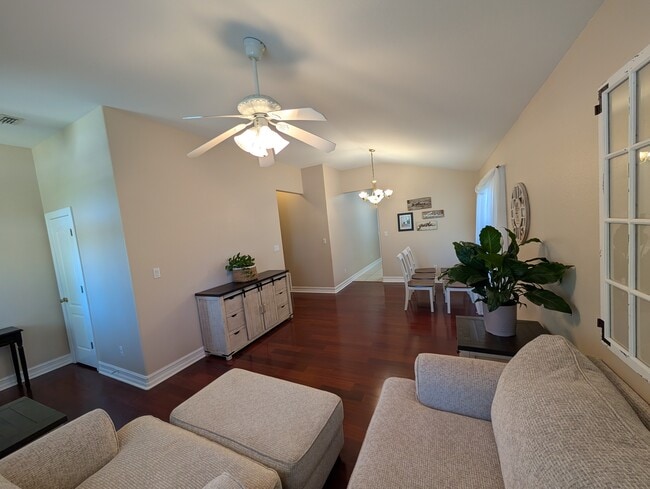 1015 Burning Tree Way in Tallahassee, FL - Foto de edificio - Building Photo