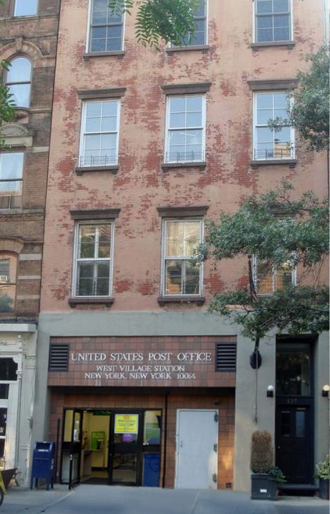 527 Hudson St in New York, NY - Building Photo - Building Photo