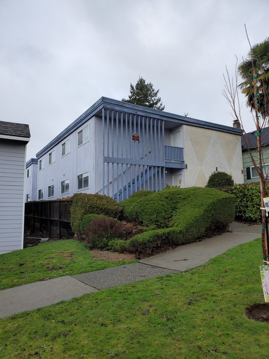 North Bay Villa in Tacoma, WA - Building Photo