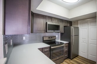 The Ridgeleigh at Van Dorn in Alexandria, VA - Building Photo - Interior Photo