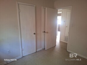 2211 Wolf Ridge Rd in Mobile, AL - Building Photo - Building Photo