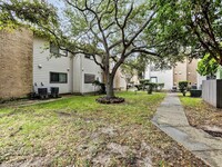 3220 69th St, Unit D7 in Galveston, TX - Building Photo - Building Photo