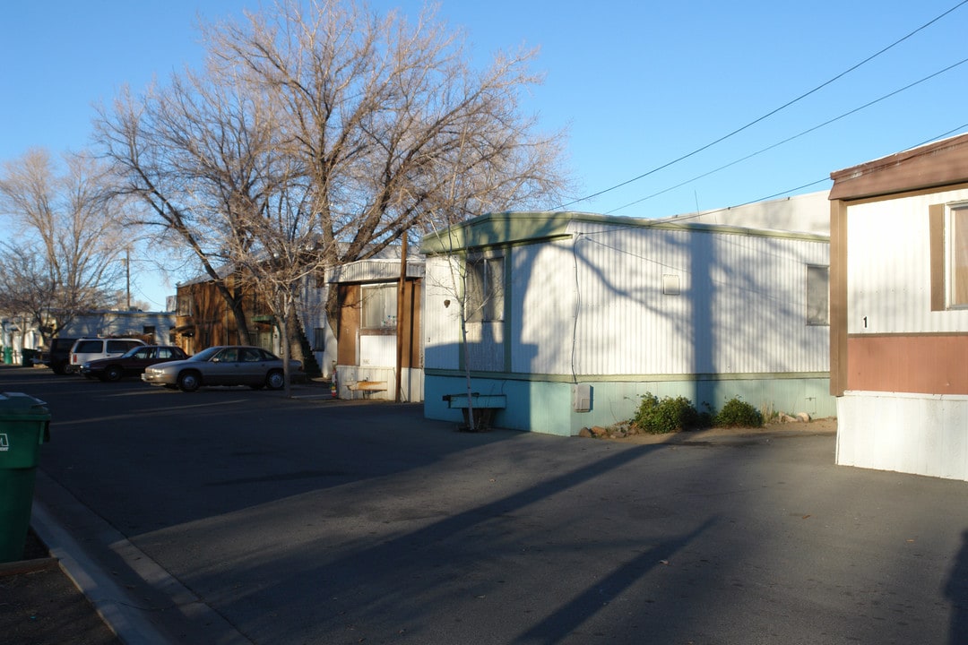 145 E Grove St in Reno, NV - Foto de edificio