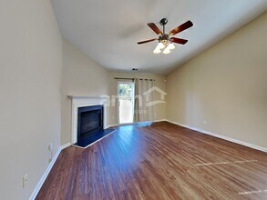 116 Golden Valley Dr in Mooresville, NC - Foto de edificio - Building Photo