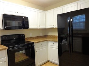 26 Coronado Ct in Pooler, GA - Foto de edificio - Building Photo