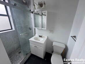 11 Queensberry St, Unit 35 in Boston, MA - Building Photo - Building Photo